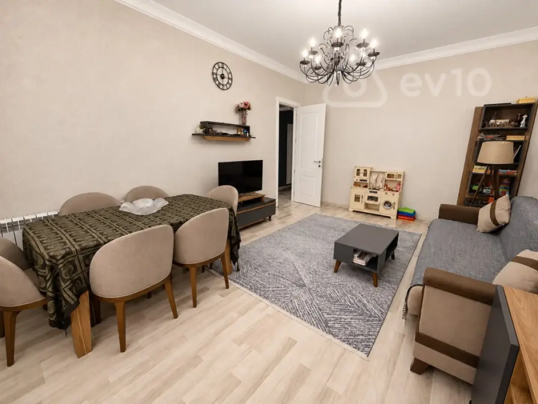 Satılır 3 otaqlı köhnə tikili 85 m²