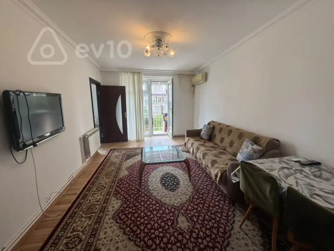 Kirayə verilir 3 otaqlı köhnə tikili 70 m²
