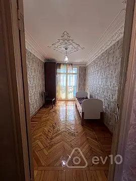 Kirayə verilir 3 otaqlı köhnə tikili 62 m² — Bakı, Nizami 3 otaq 62.00 m²