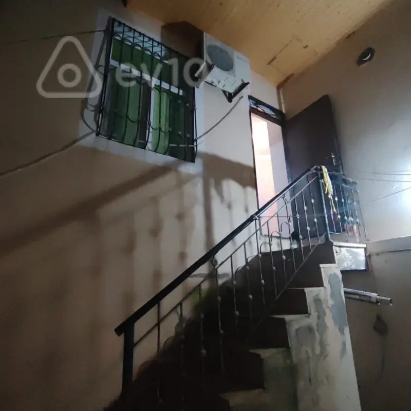 Kirayə verilir 2 otaqlı həyət evi 42 m²