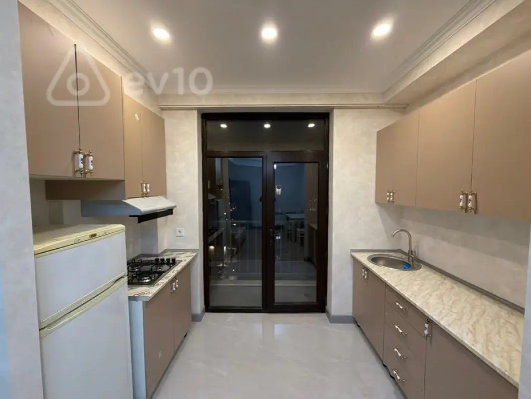 Kirayə verilir 2 otaqlı yeni tikili 53 m²