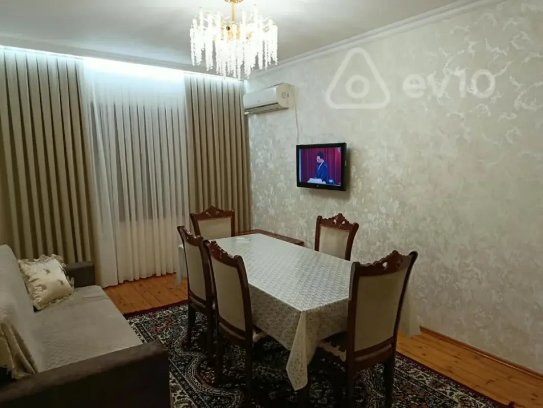 Kirayə verilir 3 otaqlı köhnə tikili 90 m²