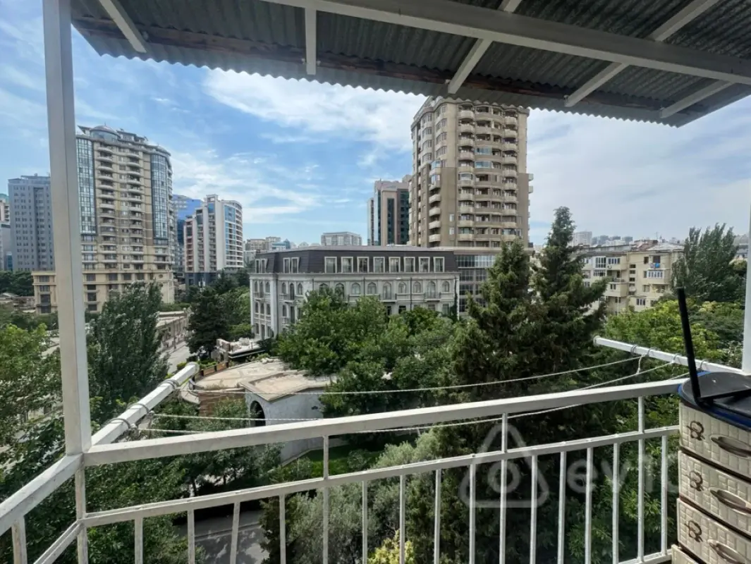 Kirayə verilir 3 otaqlı köhnə tikili 65 m²