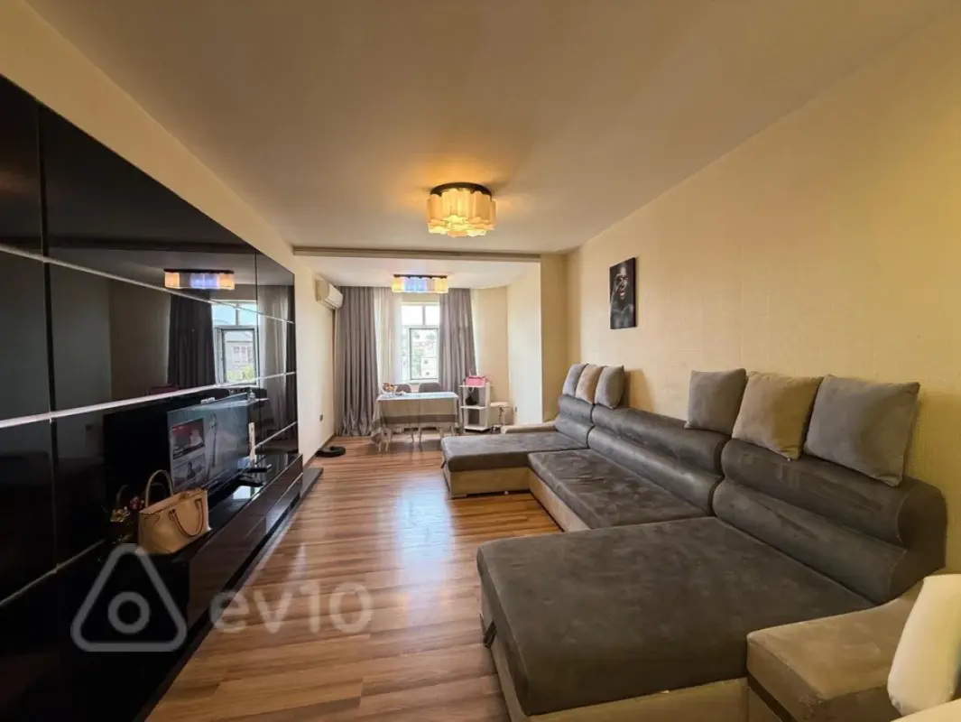 Satılır 2 otaqlı yeni tikili 70 m²