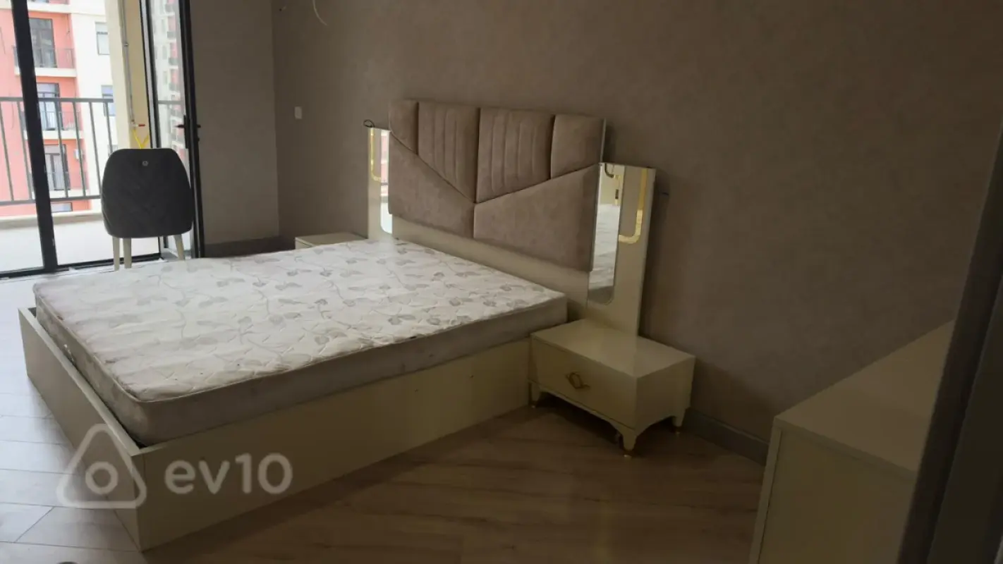 Kirayə verilir 2 otaqlı yeni tikili 70 m²