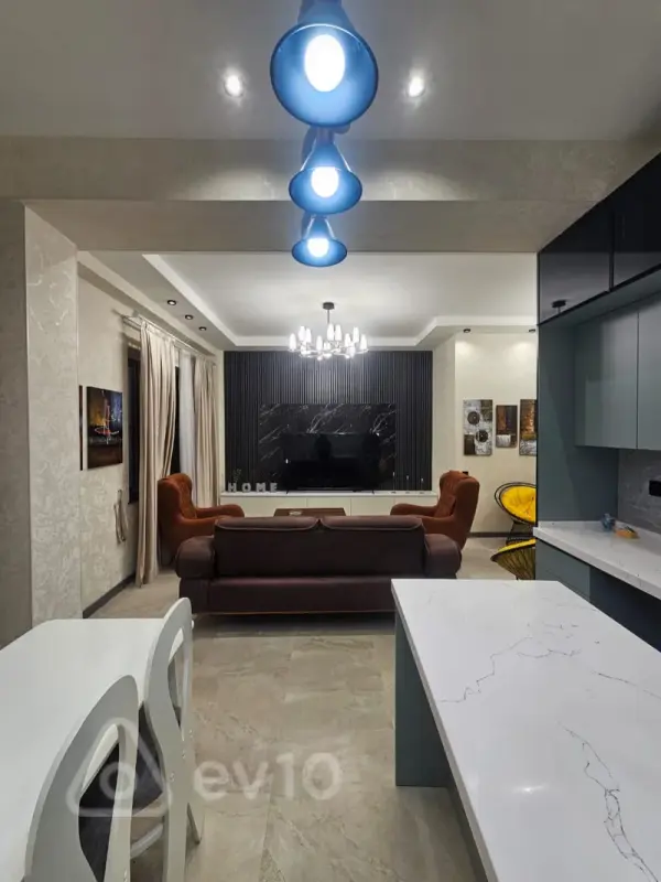 Kirayə verilir 3 otaqlı yeni tikili 95 m²