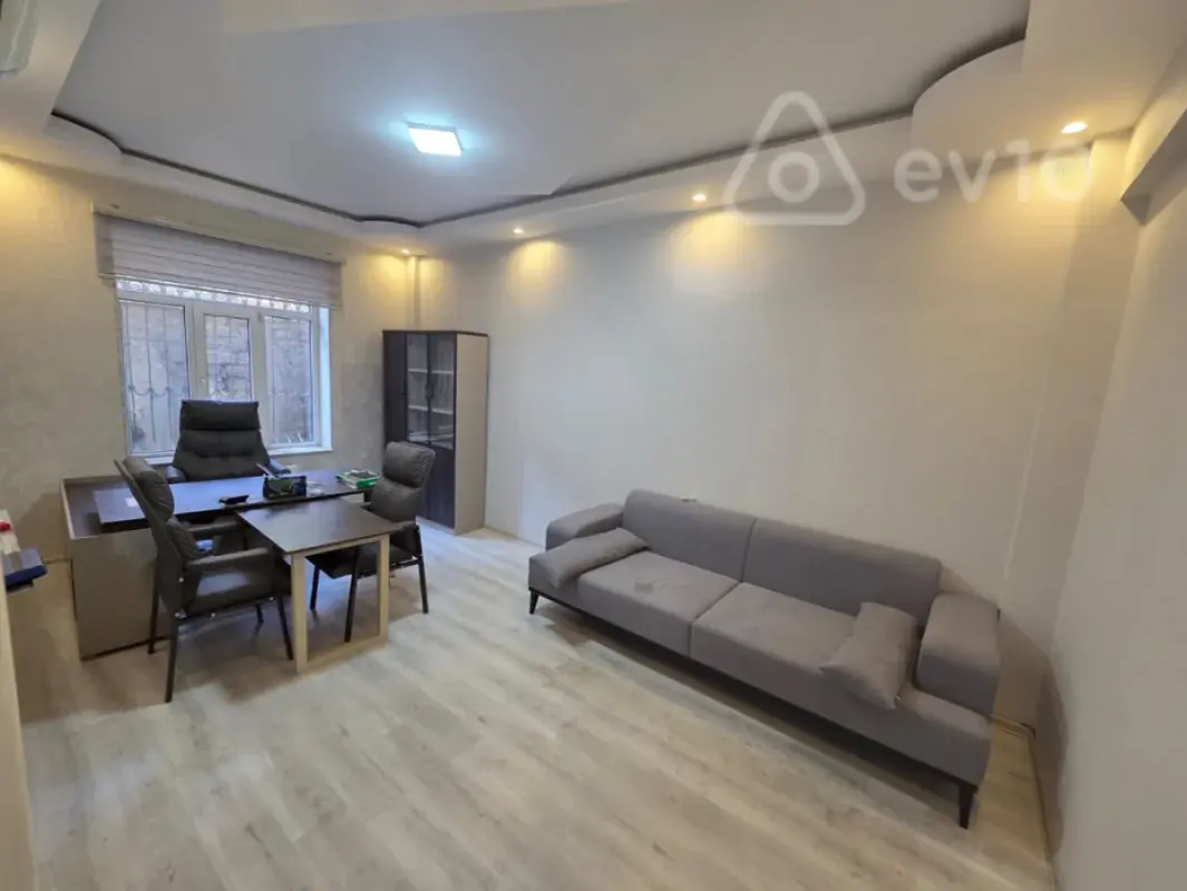 Kirayə verilir 3 otaqlı ofis 70 m²