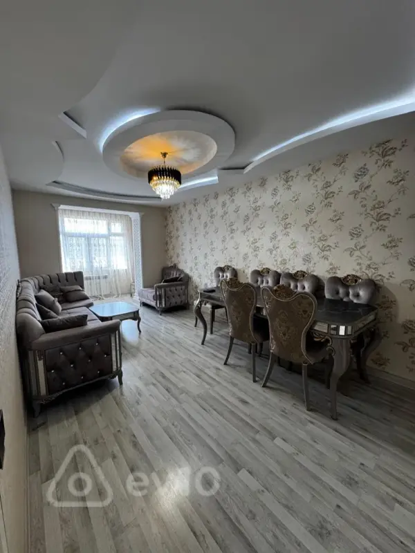 Kirayə verilir 2 otaqlı köhnə tikili 65 m²