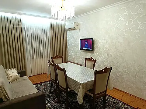 Kirayə verilir 3 otaqlı köhnə tikili 90 m² — Bakı, Nizami 3 otaq 90.00 m²