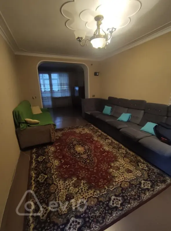 Satılır 3 otaqlı köhnə tikili 80 m²