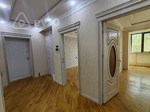 Satılır 3 otaqlı köhnə tikili 78 m² — Bakı, Nizami 3 otaq 78.00 m²