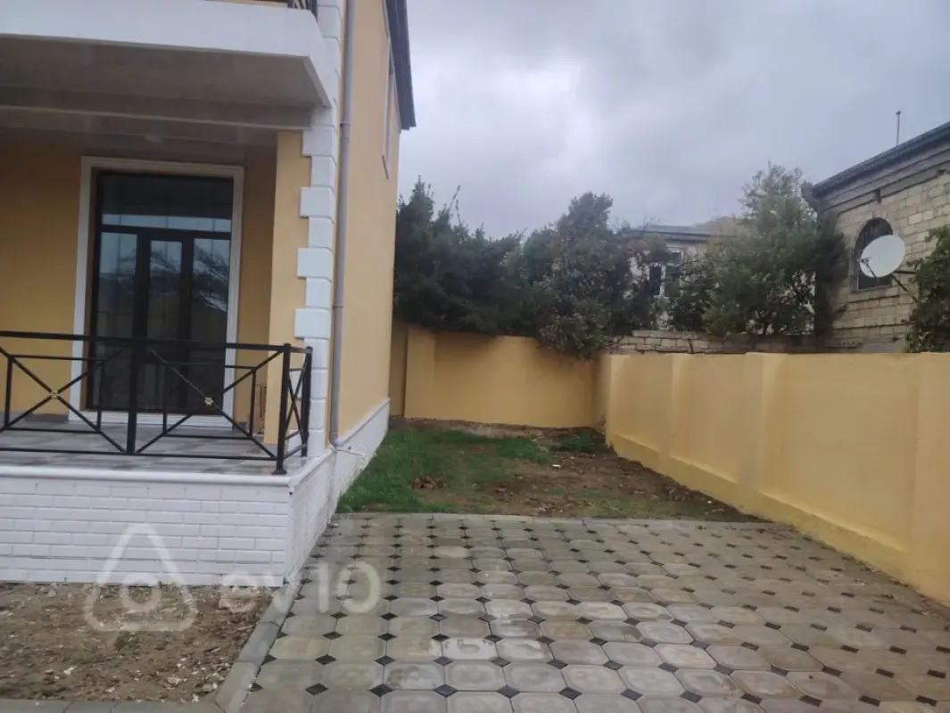 Satılır 4 otaqlı həyət evi 160 m²