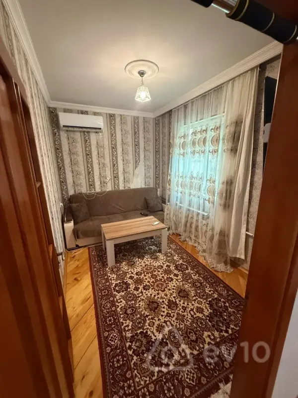 Satılır 2 otaqlı köhnə tikili 42 m²