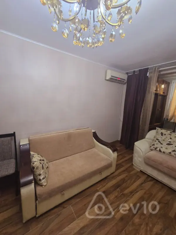 Kirayə verilir 4 otaqlı köhnə tikili 75 m²