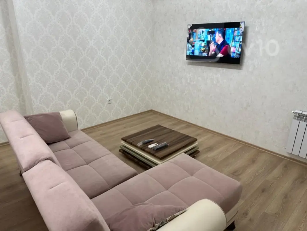 Kirayə verilir 2 otaqlı yeni tikili 75 m²