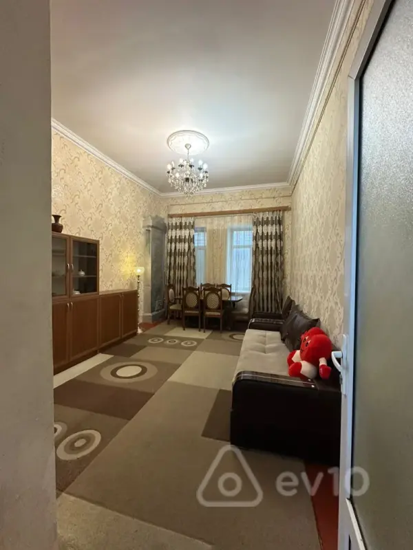 Kirayə verilir 2 otaqlı köhnə tikili 90 m²
