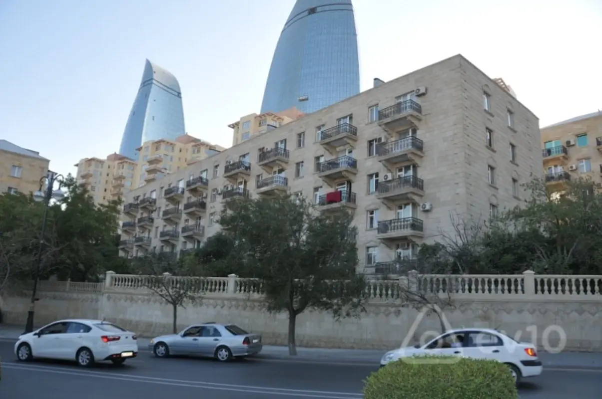 Kirayə verilir 3 otaqlı köhnə tikili 70 m²