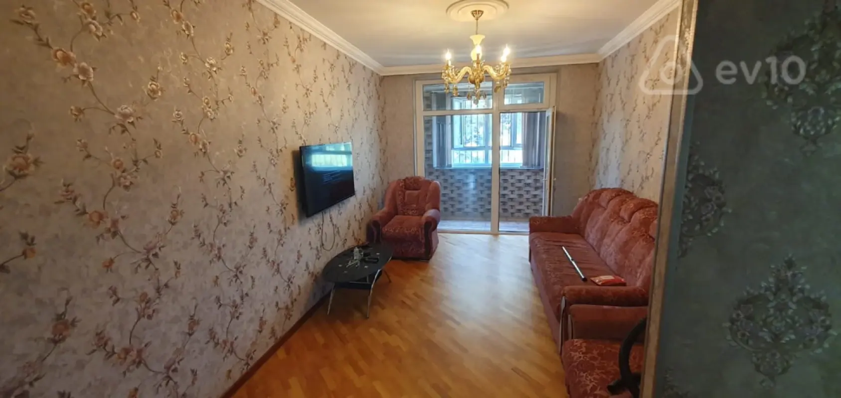 Satılır 4 otaqlı köhnə tikili 100 m²