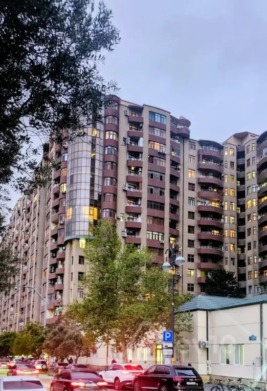 Kirayə verilir 2 otaqlı yeni tikili 104 m²
