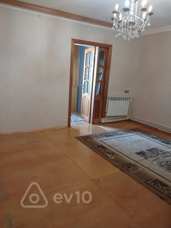 Kirayə verilir 2 otaqlı köhnə tikili 45 m²