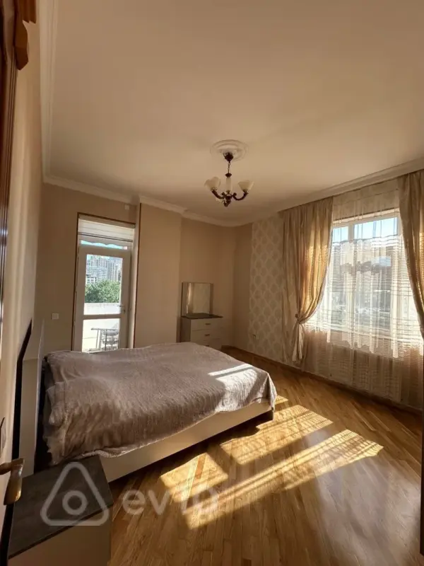 Kirayə verilir 2 otaqlı yeni tikili 82 m²