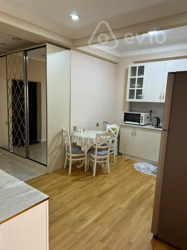 Kirayə verilir 2 otaqlı yeni tikili 5 m²