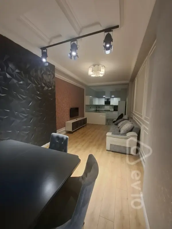 Kirayə verilir 2 otaqlı yeni tikili 75 m²