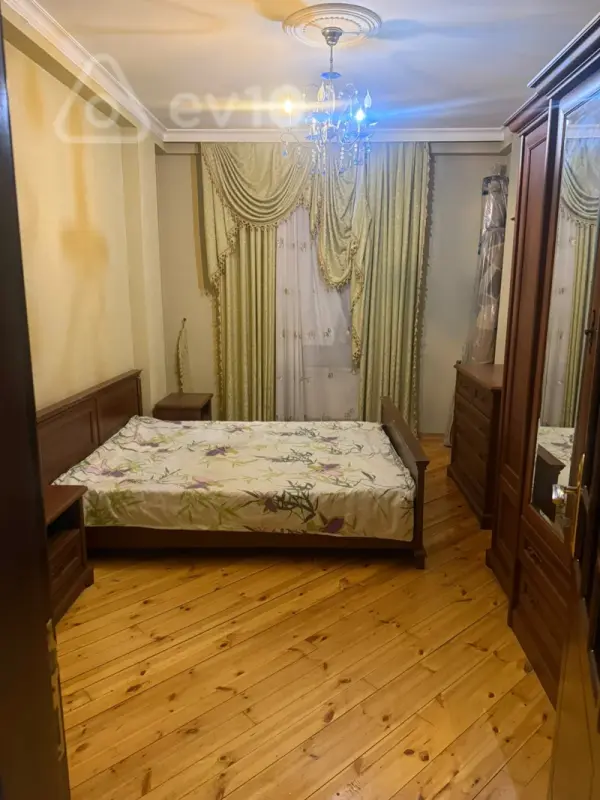 Kirayə verilir 2 otaqlı köhnə tikili 63 m²