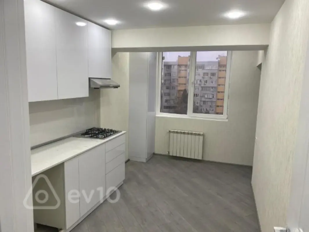 Satılır 2 otaqlı köhnə tikili 65 m²