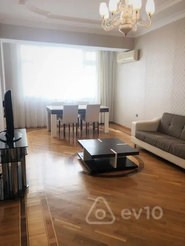 Kirayə verilir 3 otaqlı yeni tikili 105 m²