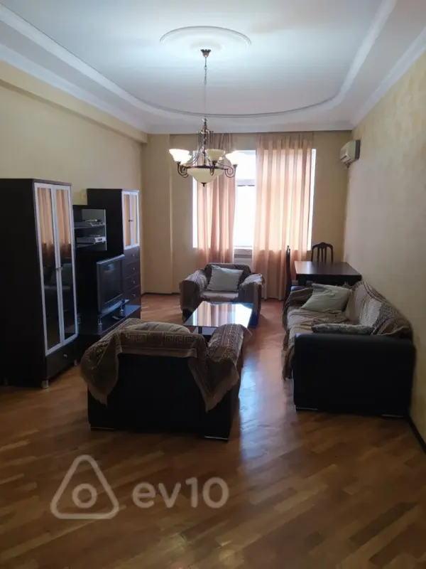 Kirayə verilir 2 otaqlı yeni tikili 100 m²