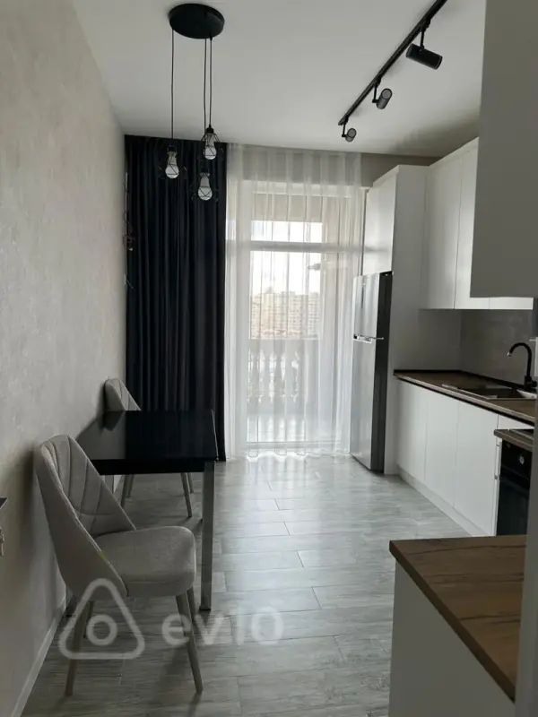 Kirayə verilir 3 otaqlı yeni tikili 115 m²