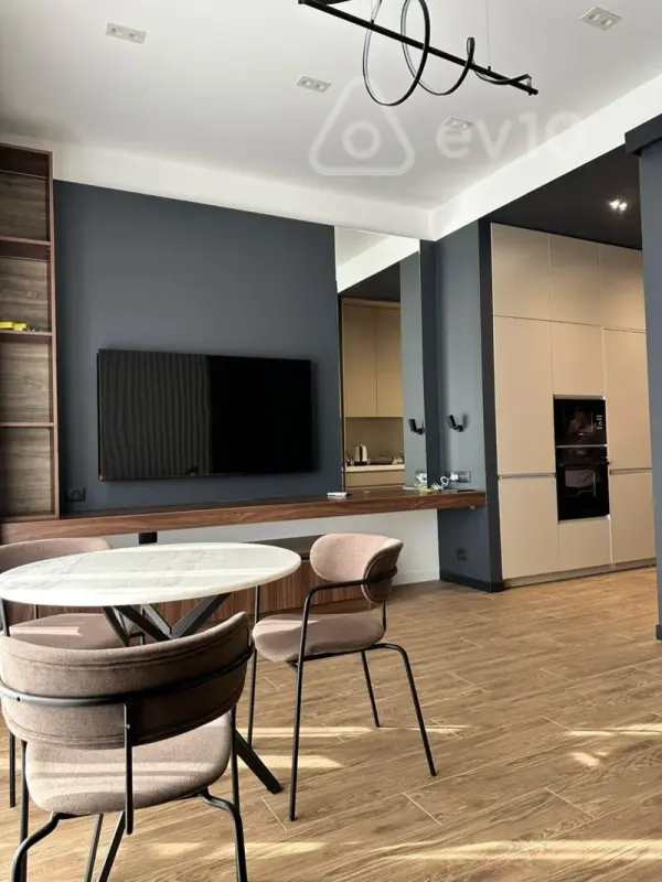 Kirayə verilir 2 otaqlı yeni tikili 72 m²