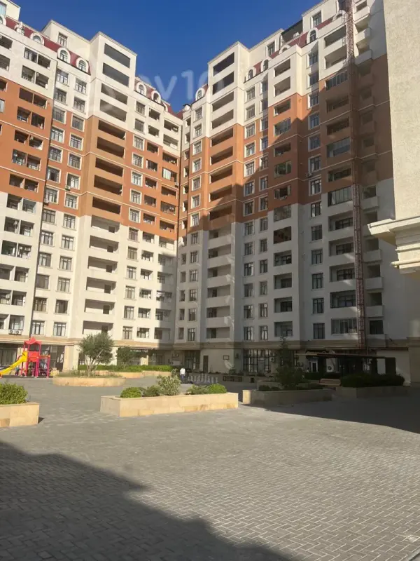 Satılır 3 otaqlı yeni tikili 137 m²