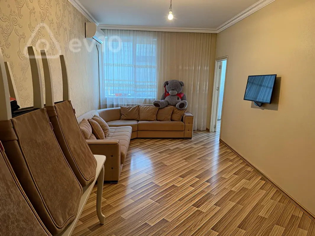 Kirayə verilir 3 otaqlı yeni tikili 80 m²