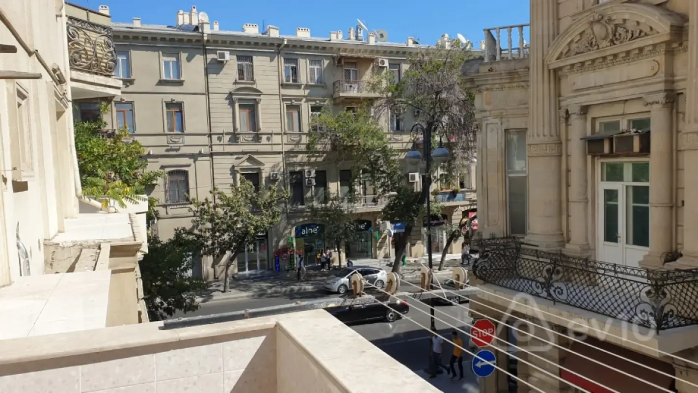Kirayə verilir 3 otaqlı yeni tikili 90 m²