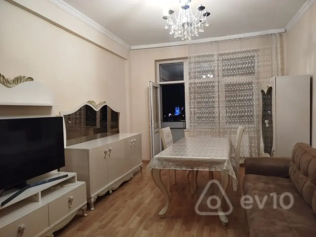 Kirayə verilir 3 otaqlı yeni tikili 101 m²