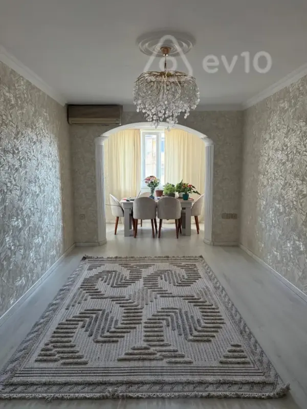 Satılır 3 otaqlı köhnə tikili 77 m²