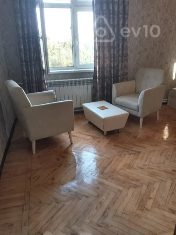 Kirayə verilir 1 otaqlı köhnə tikili 45 m²