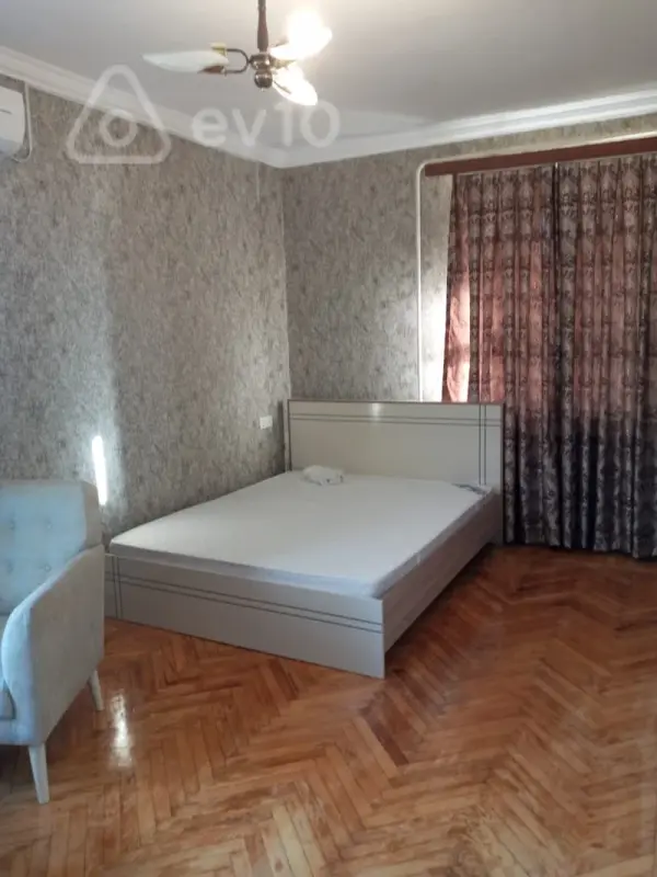 Kirayə verilir 1 otaqlı köhnə tikili 42 m²