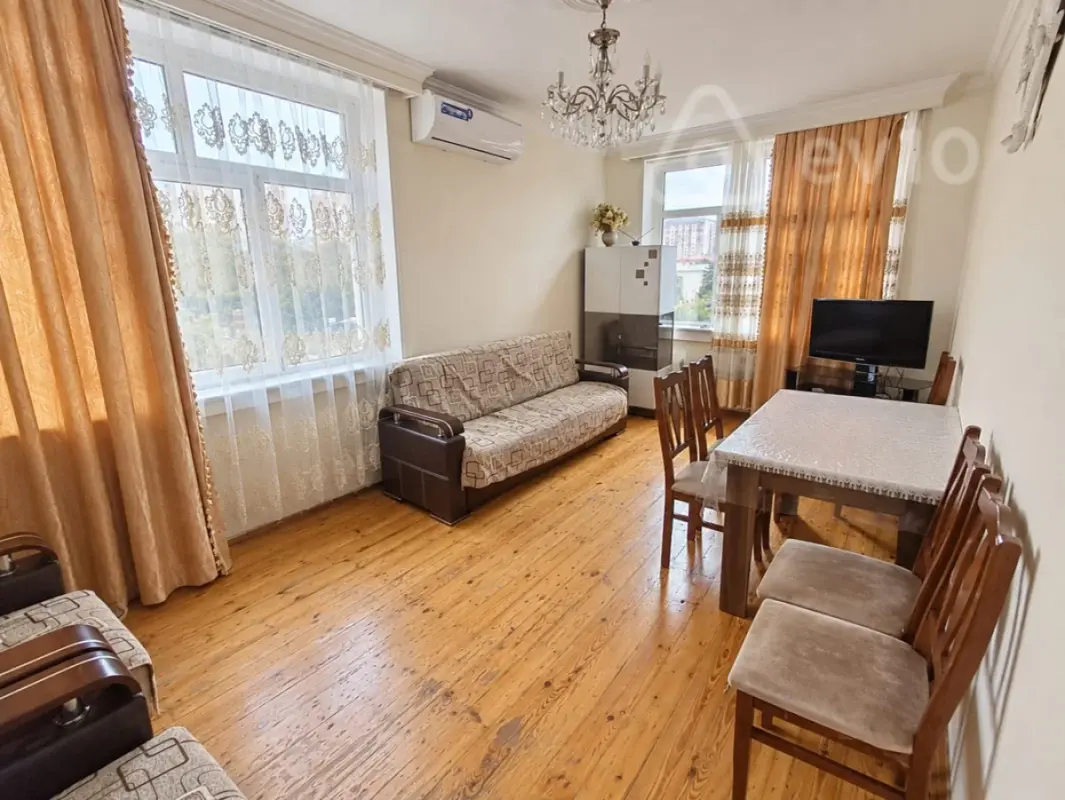 Kirayə verilir 3 otaqlı köhnə tikili 60 m²