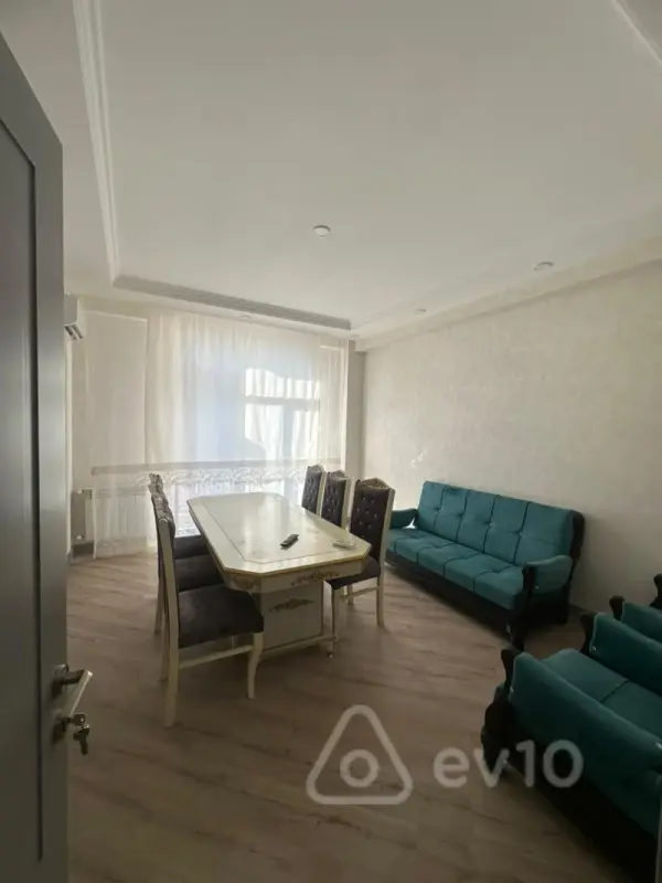 Kirayə verilir 2 otaqlı yeni tikili 79 m²