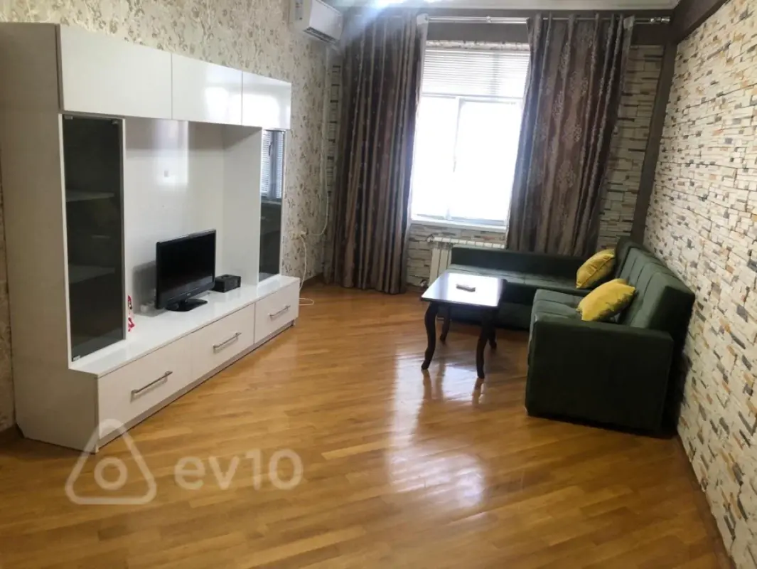 Kirayə verilir 2 otaqlı yeni tikili 74 m²