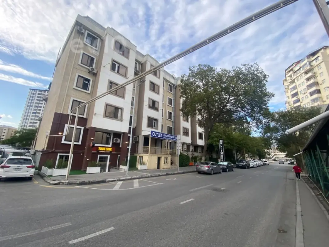 Satılır 2 otaqlı köhnə tikili 61 m²