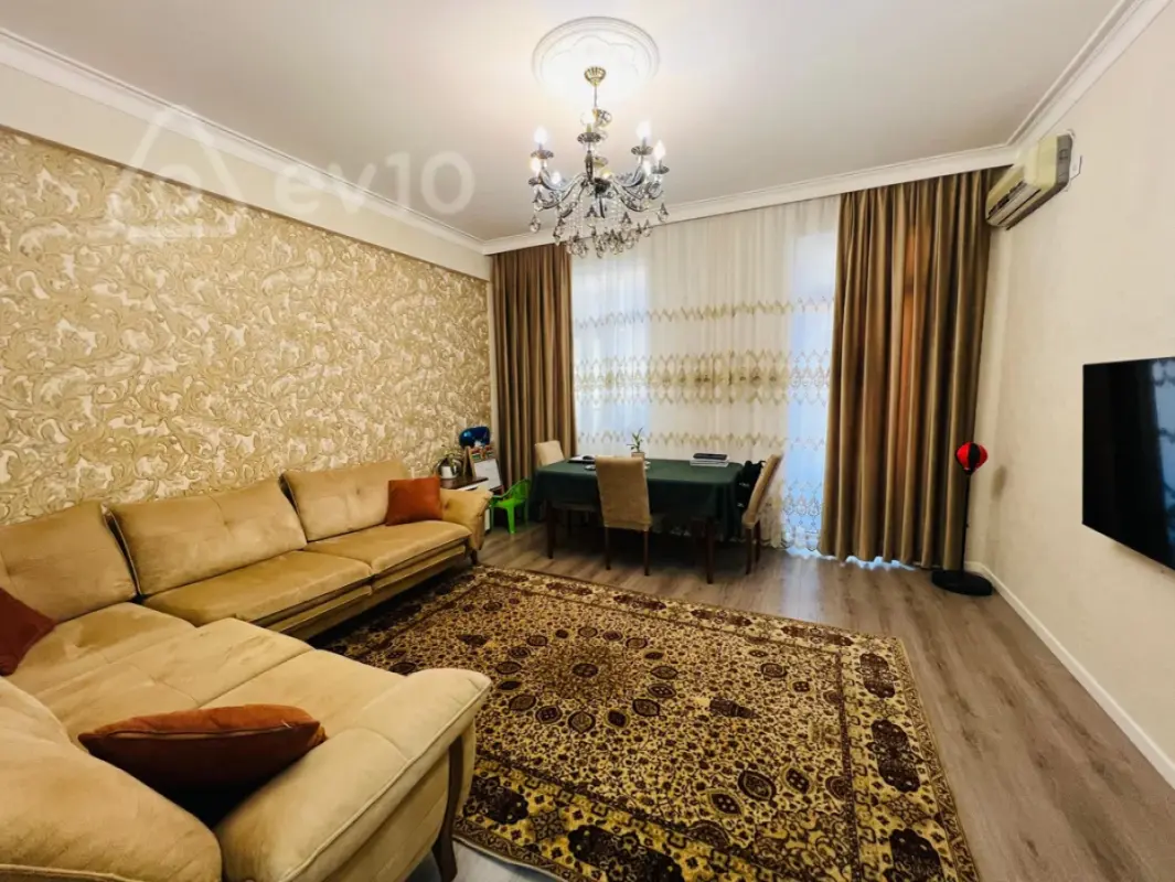 Satılır 2 otaqlı köhnə tikili 65 m²