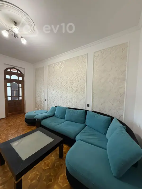 Kirayə verilir 3 otaqlı köhnə tikili 80 m²