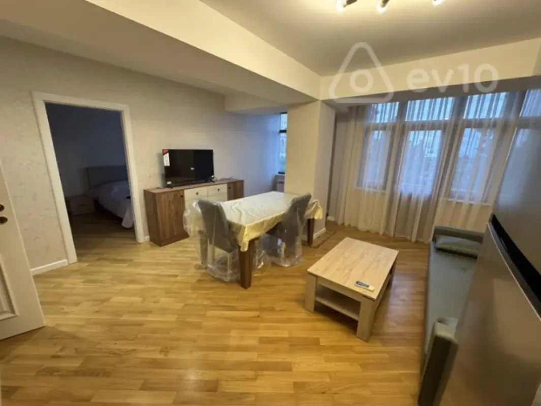 Kirayə verilir 2 otaqlı köhnə tikili 60 m²