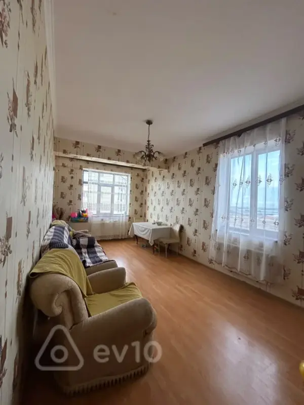 Satılır 2 otaqlı yeni tikili 75 m²