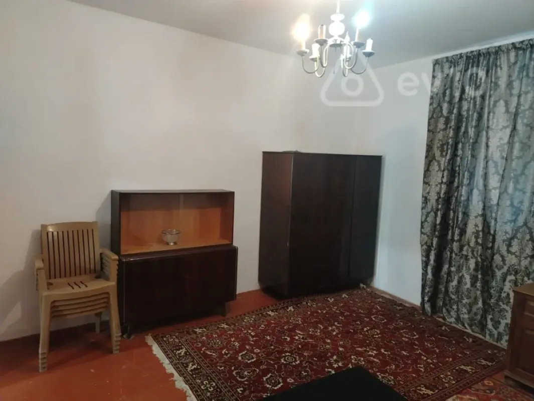 Kirayə verilir 2 otaqlı köhnə tikili 60 m²