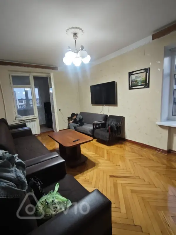 Kirayə verilir 2 otaqlı köhnə tikili 65 m²